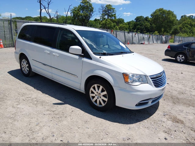 Salvage Chrysler Town & Country Image
