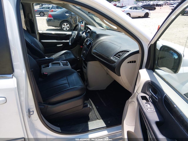 Chrysler Town & Country Touring