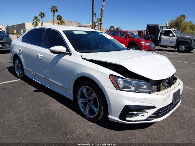 Salvage Volkswagen Passat Image