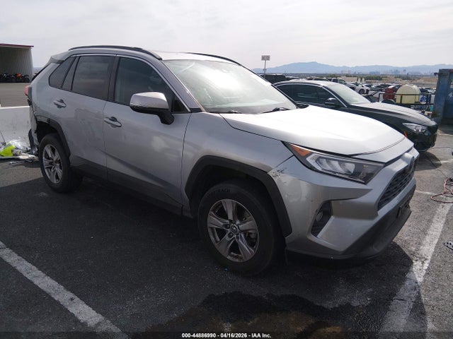 Salvage Toyota RAV4 Image