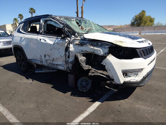 Salvage Jeep Compass Image