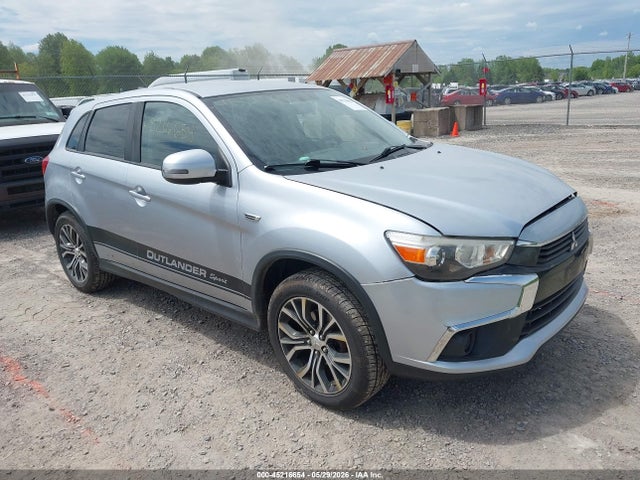 Salvage Mitsubishi Outlander Image