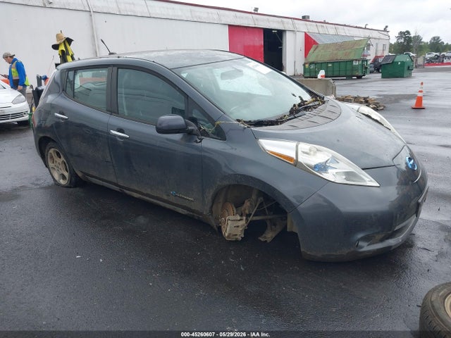 Salvage Nissan LEAF Image