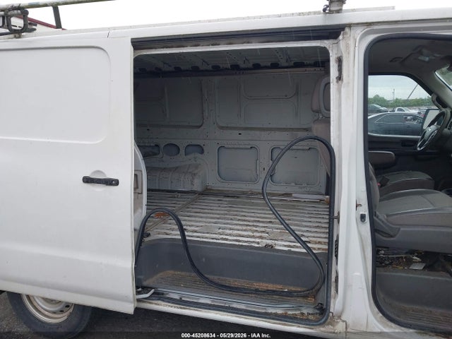 Nissan Nv S V6