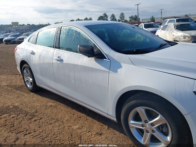 Salvage Chevrolet Malibu Image