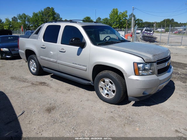 Salvage Chevrolet Avalanche 1500 Image