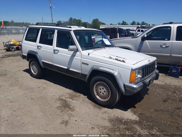 Salvage Jeep Cherokee Image