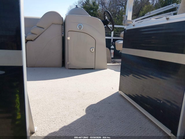 Avalon 24ft