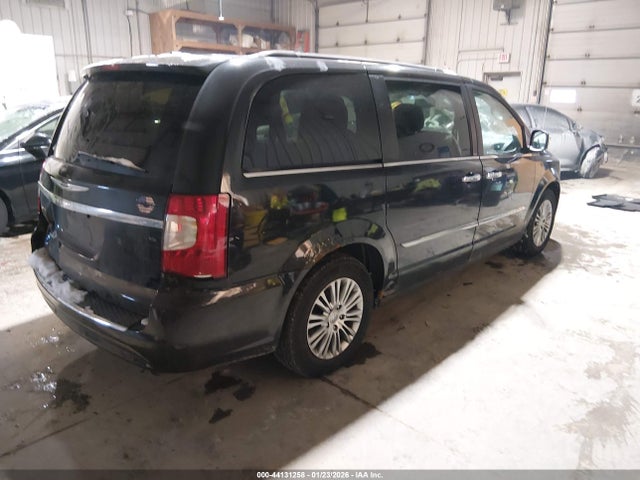 Chrysler Town & Country Touring-l