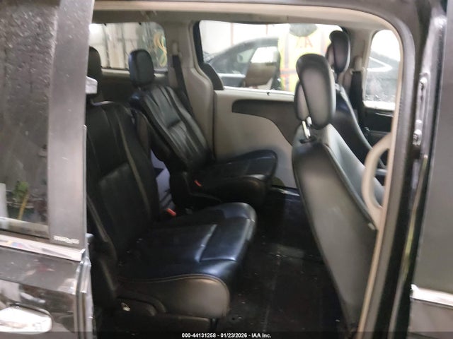 Chrysler Town & Country Touring-l