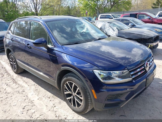 Salvage Volkswagen Tiguan Image