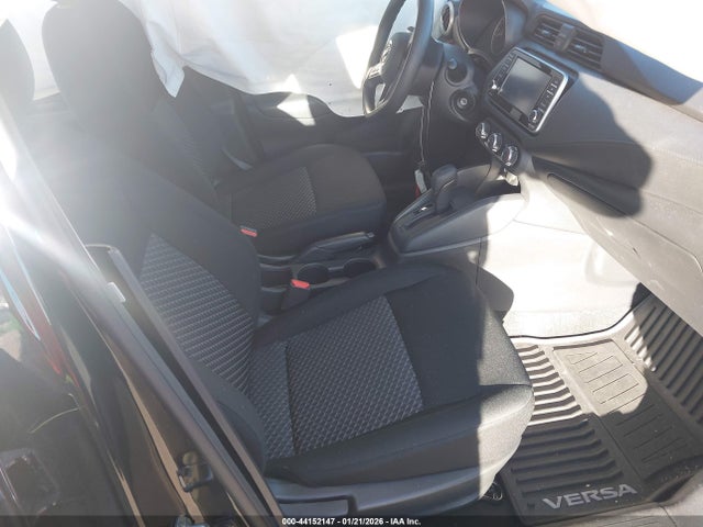 Nissan Versa 1.6 S