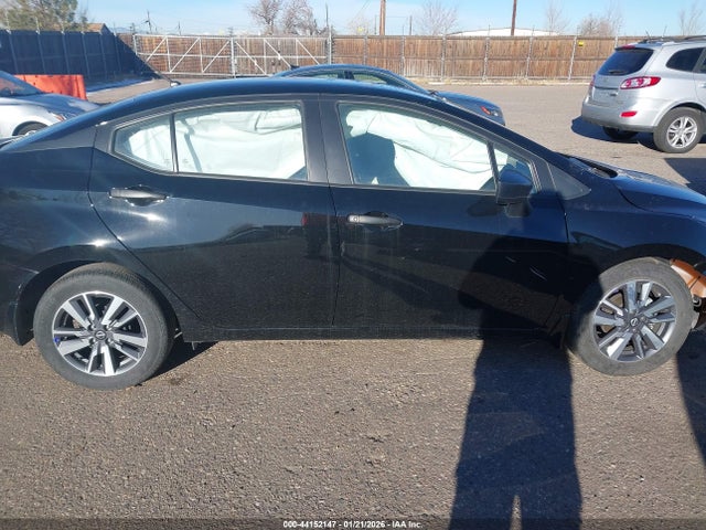 Nissan Versa 1.6 S