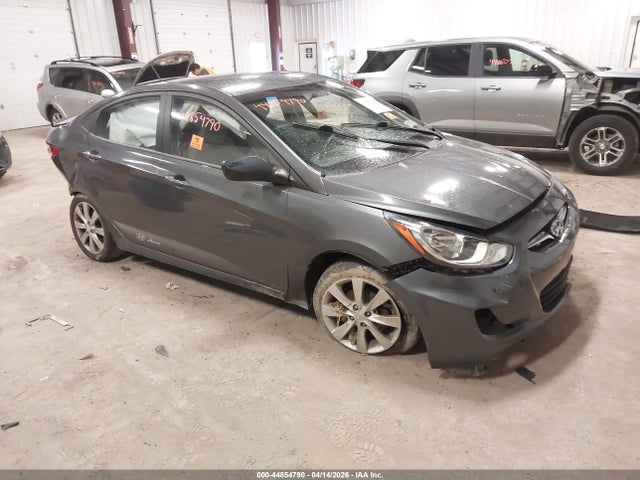 Salvage Hyundai ACCENT Image