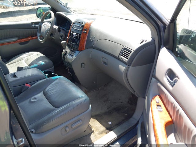 Toyota Sienna Xle