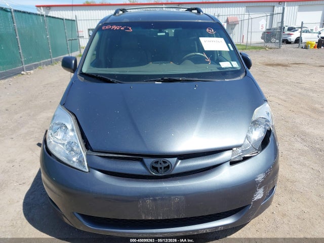 Toyota Sienna Xle