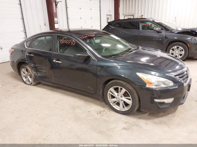 Salvage Nissan Altima Image