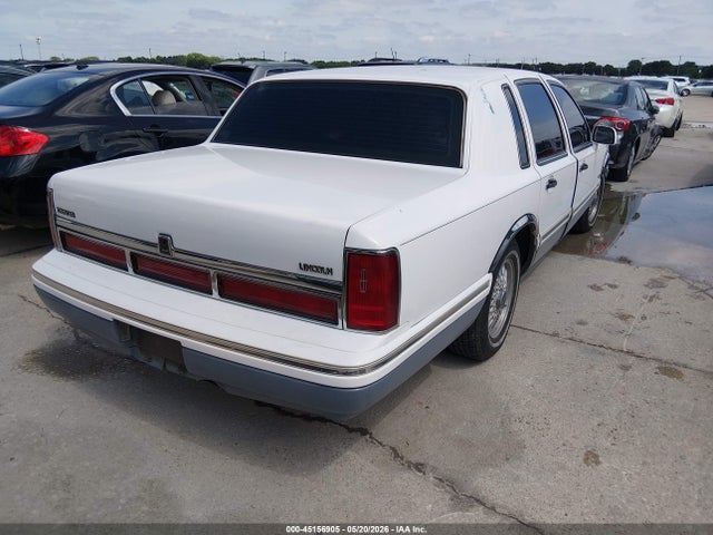 Lincoln Towncar Signature