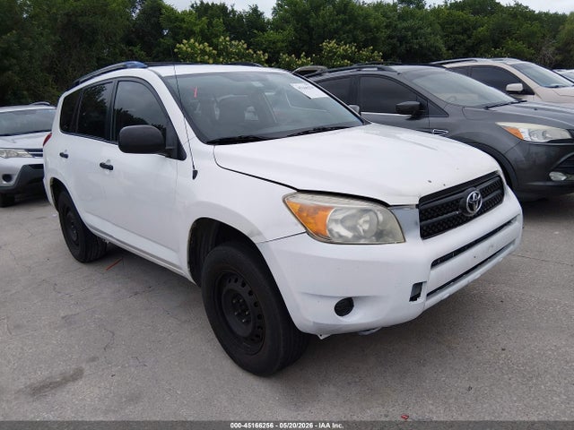 Salvage Toyota RAV4 Image