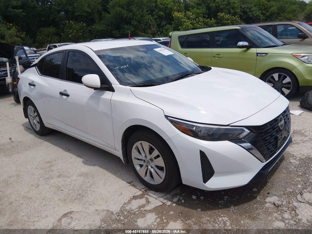 Salvage Nissan Sentra Image