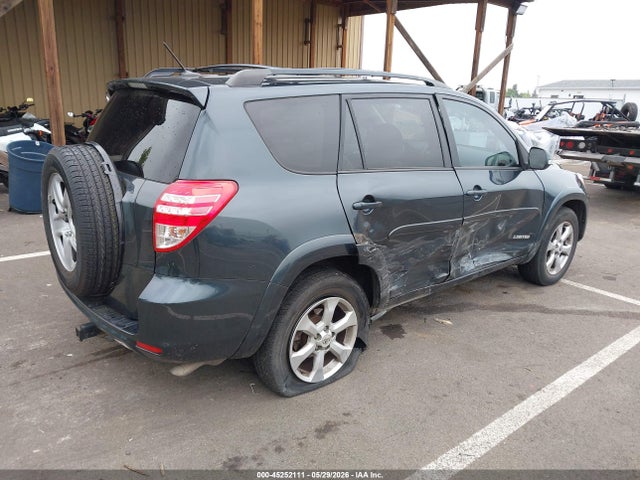 Toyota RAV4 Limited V6