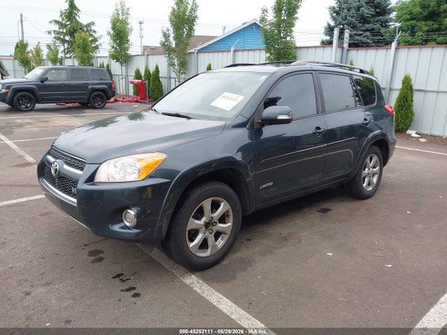 Toyota RAV4 Limited V6