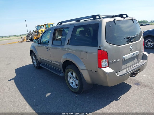 Nissan Pathfinder Se