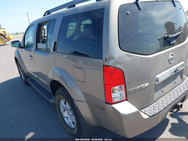 Nissan Pathfinder Se