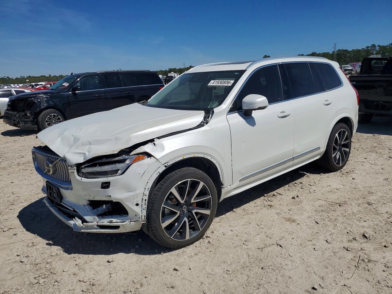 Salvage Volvo XC90 Image