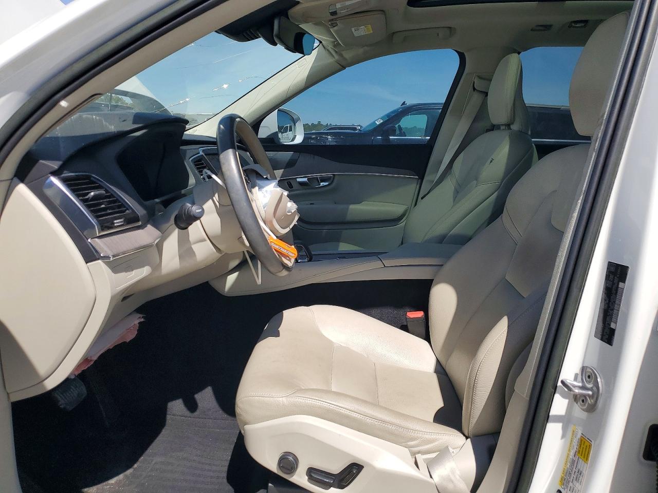 Volvo XC90 Plus