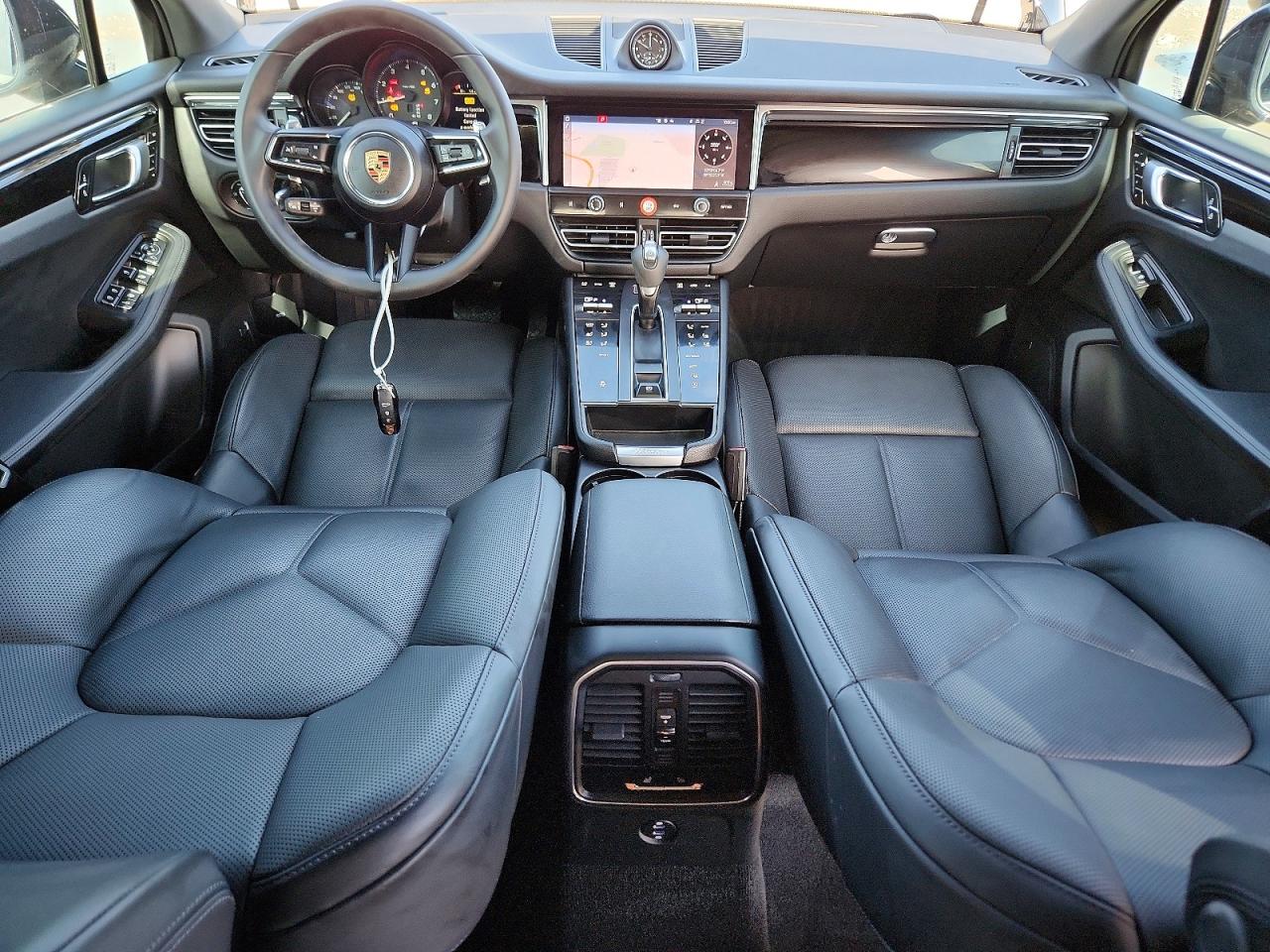 Porsche Macan Base