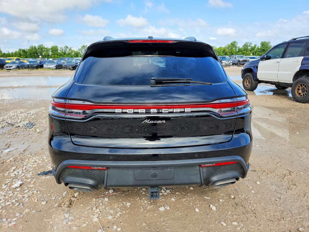 Porsche Macan Base