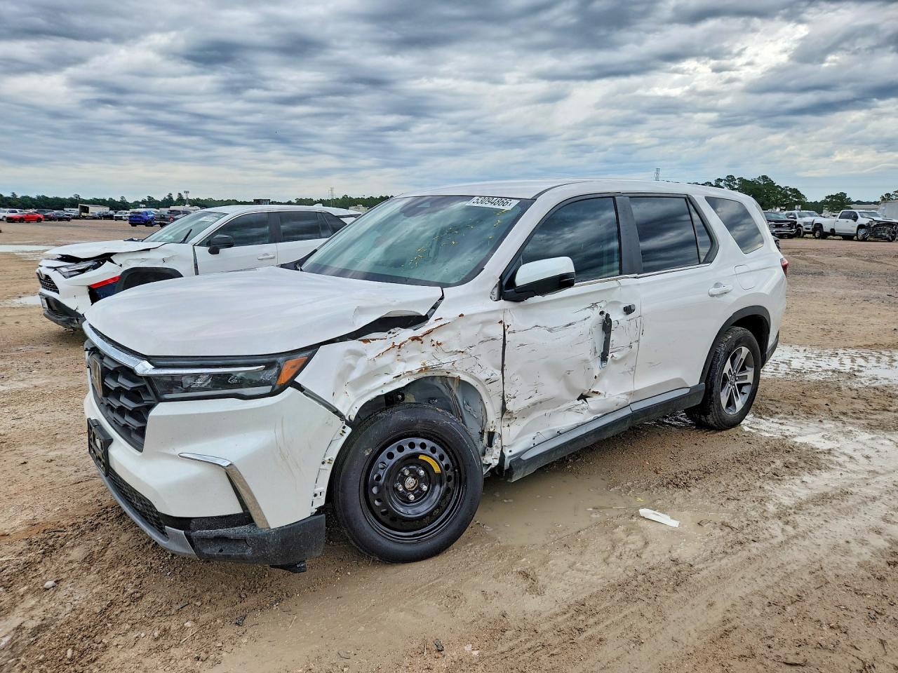 Salvage Honda Pilot Image
