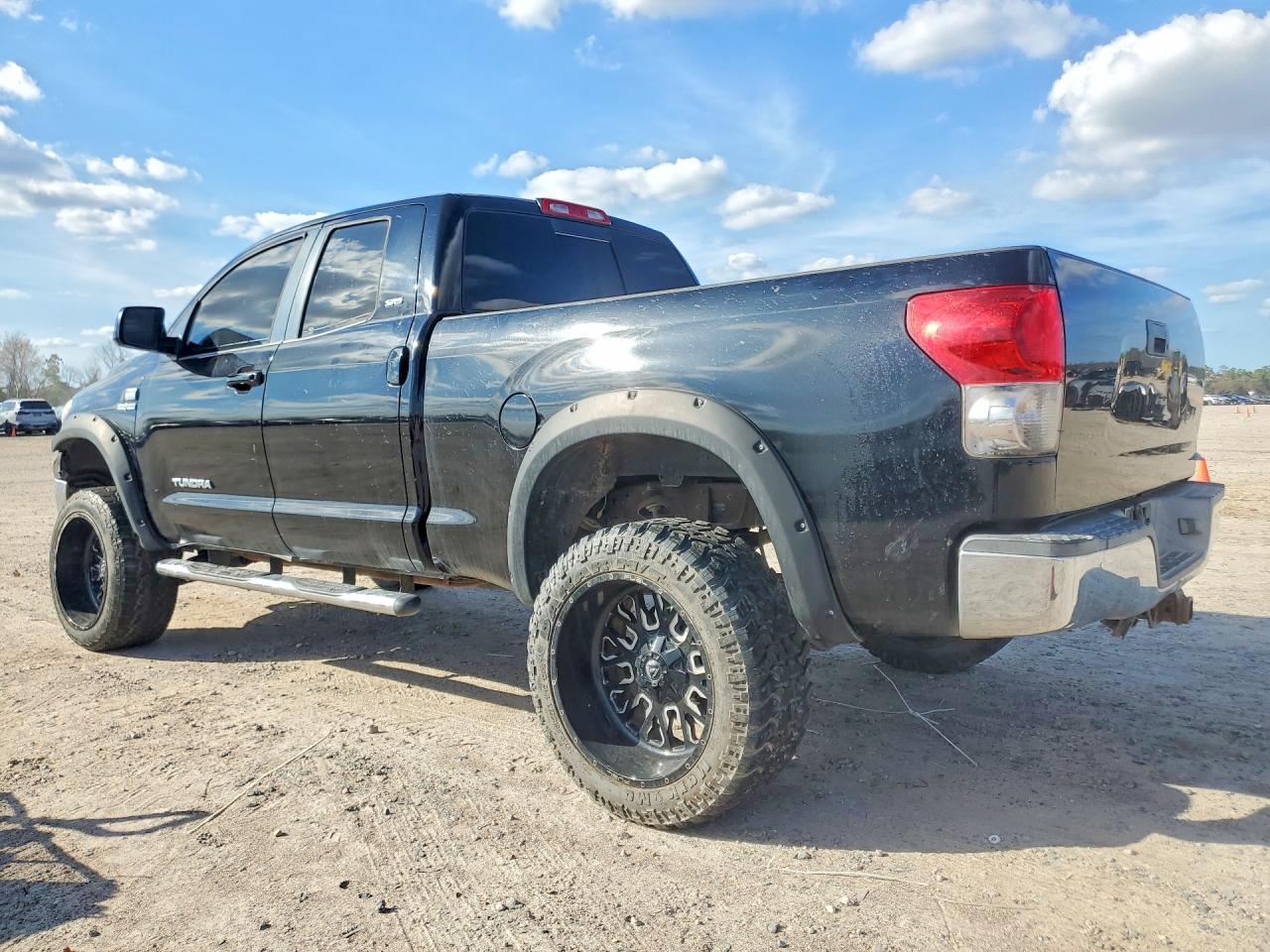 Toyota Tundra Double Cab Sr5
