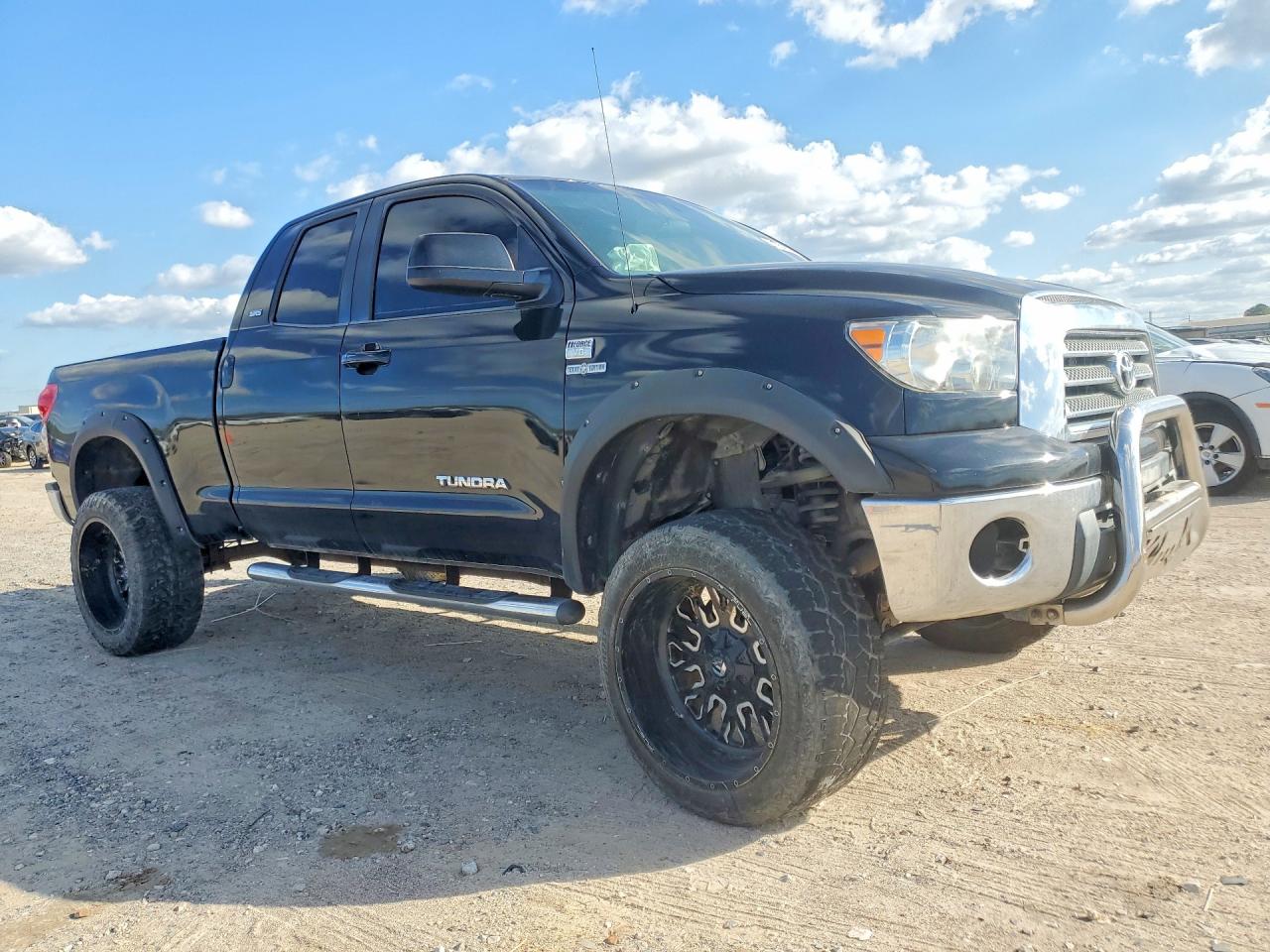 Toyota Tundra Double Cab Sr5