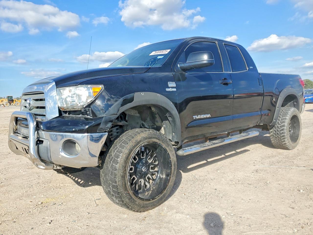 Salvage Toyota Tundra Image