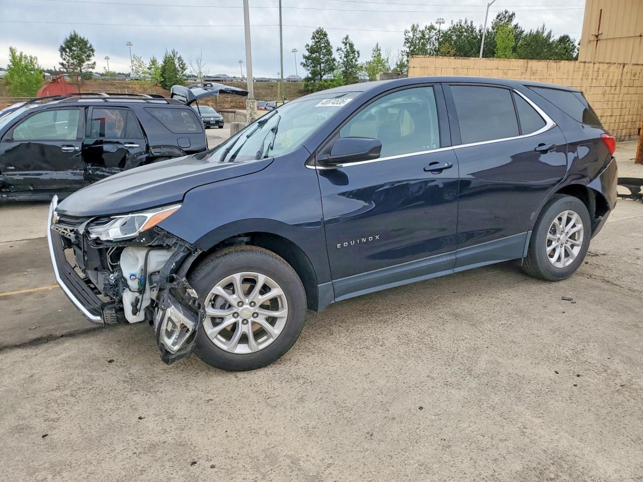 Salvage Chevrolet Equinox Image