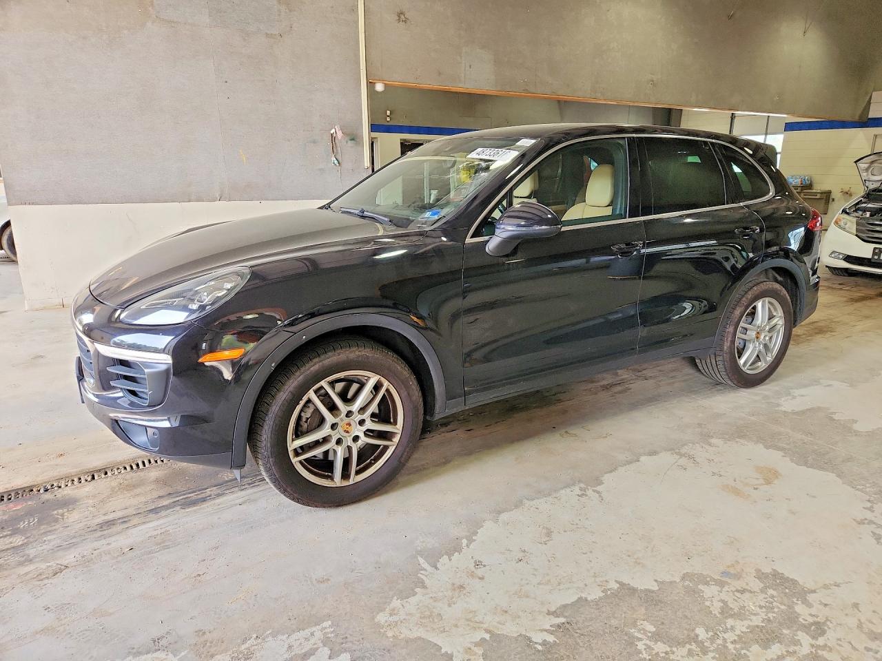 Salvage Porsche Cayenne Image