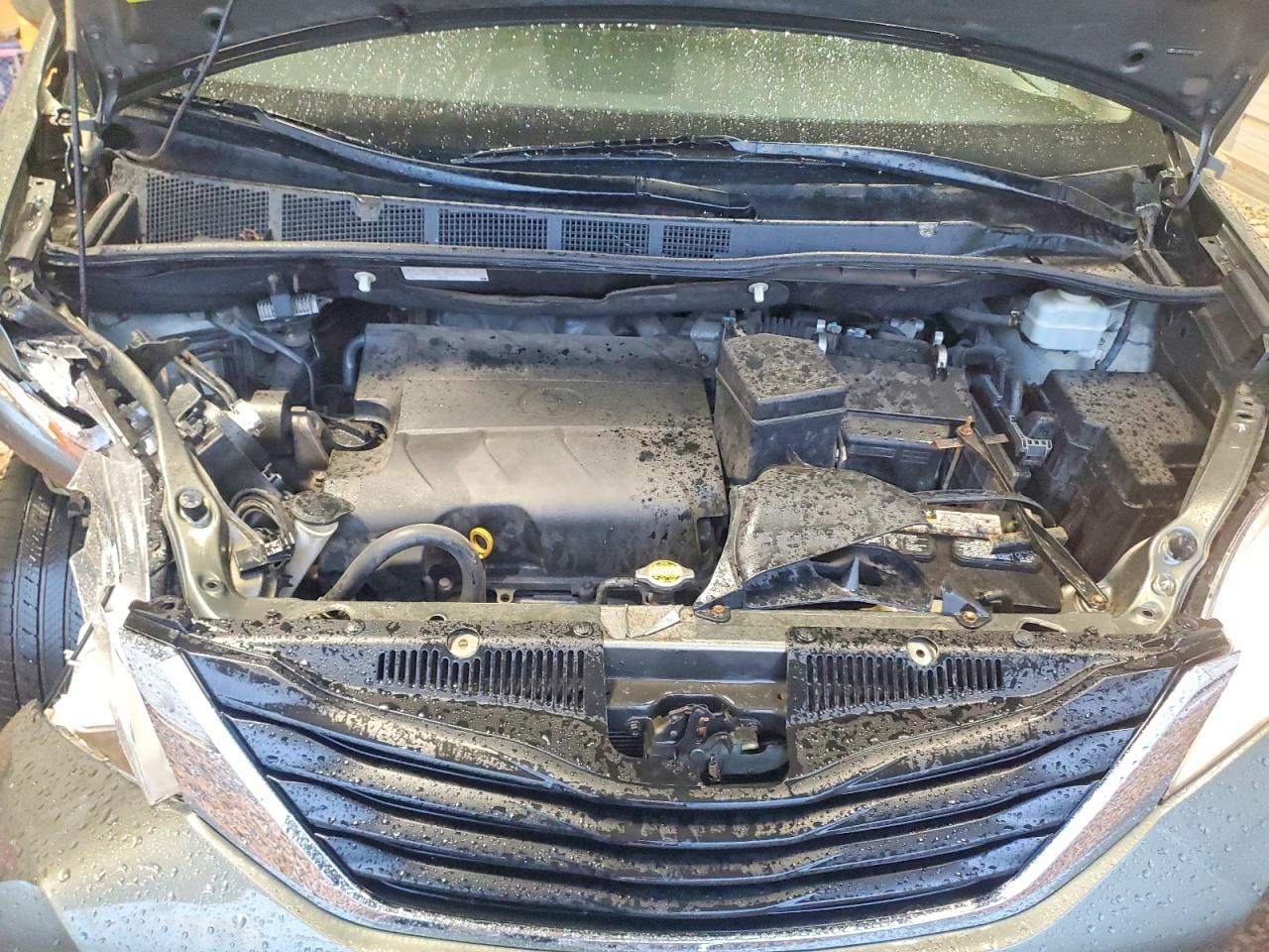 Toyota Sienna Le 8-passenger