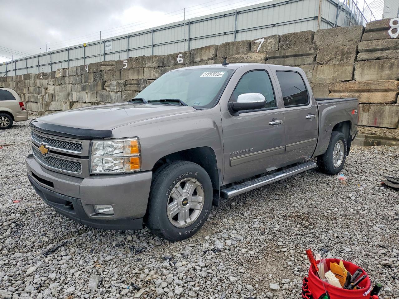 Salvage Chevrolet Silverado Image