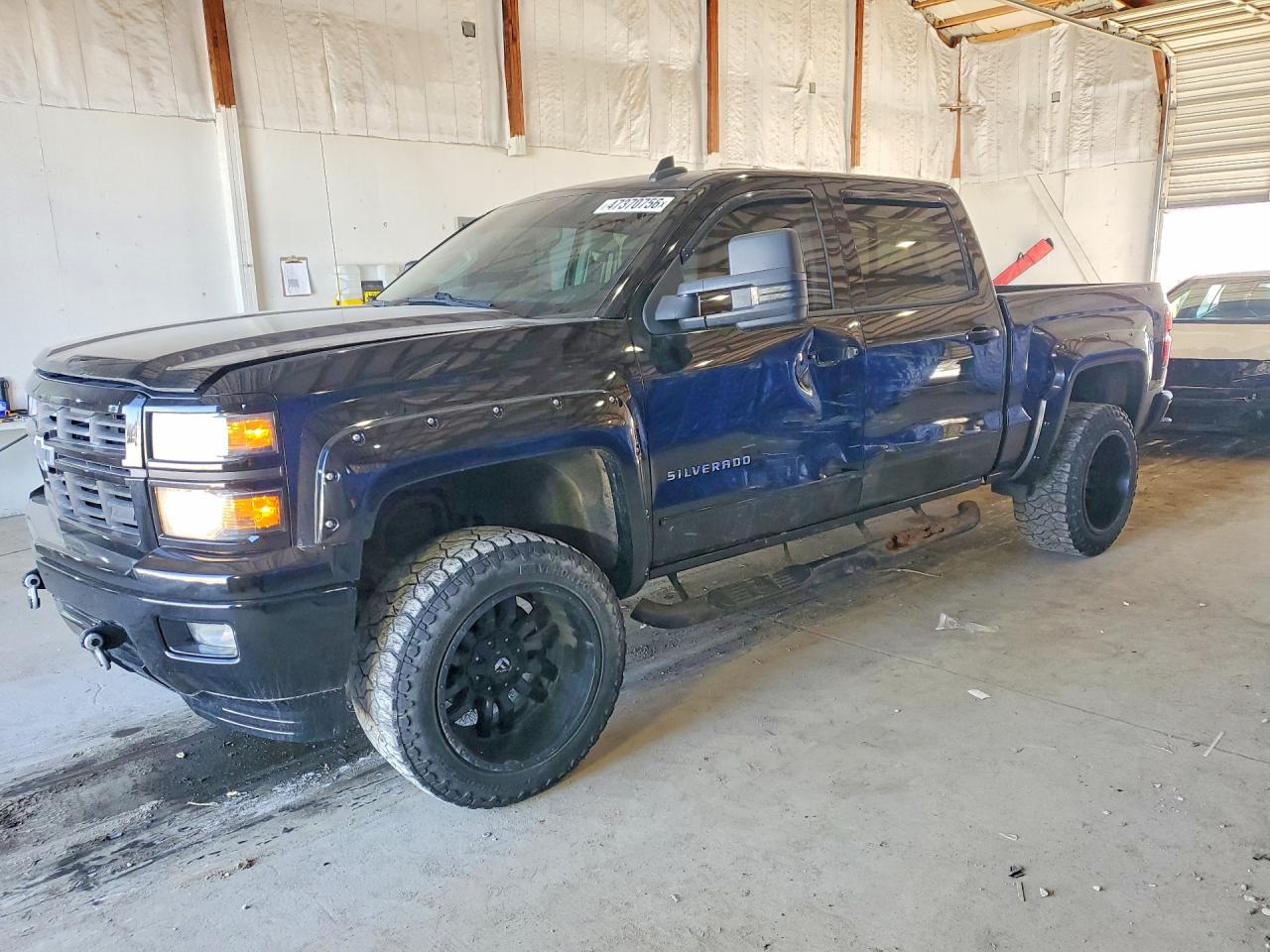 Salvage Chevrolet Silverado Image