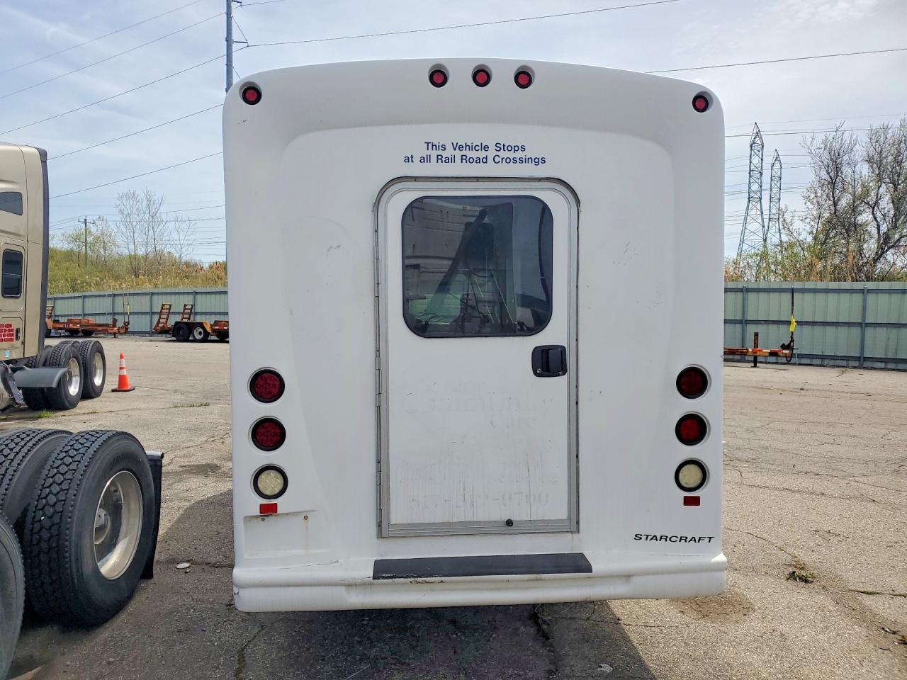 Ford Econoline E350 Super Duty Cutaway Van