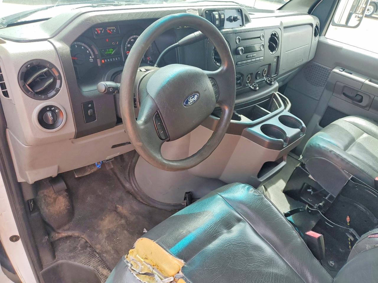 Ford Econoline E350 Super Duty Cutaway Van