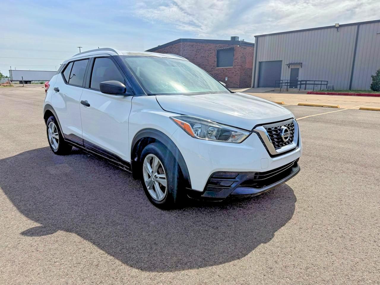 Salvage Nissan Kicks Image
