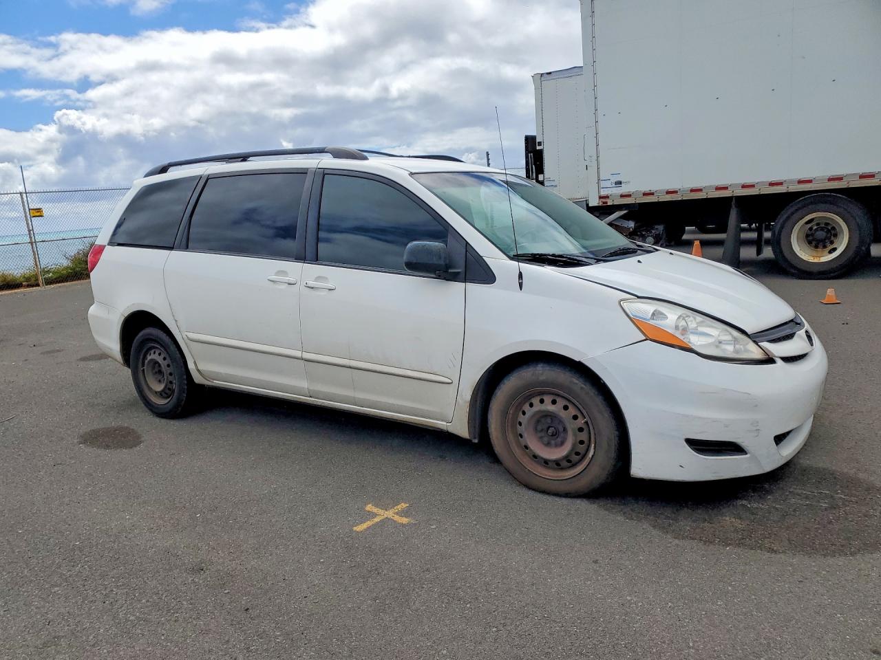 Toyota Sienna Ce