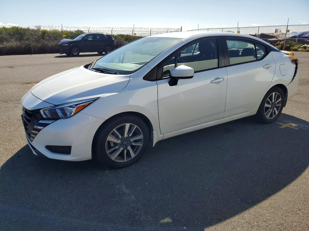 Salvage Nissan Versa Image