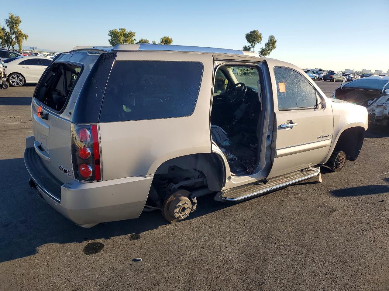GMC Yukon Denali