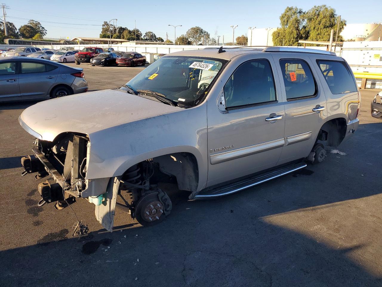 Salvage GMC Yukon Image