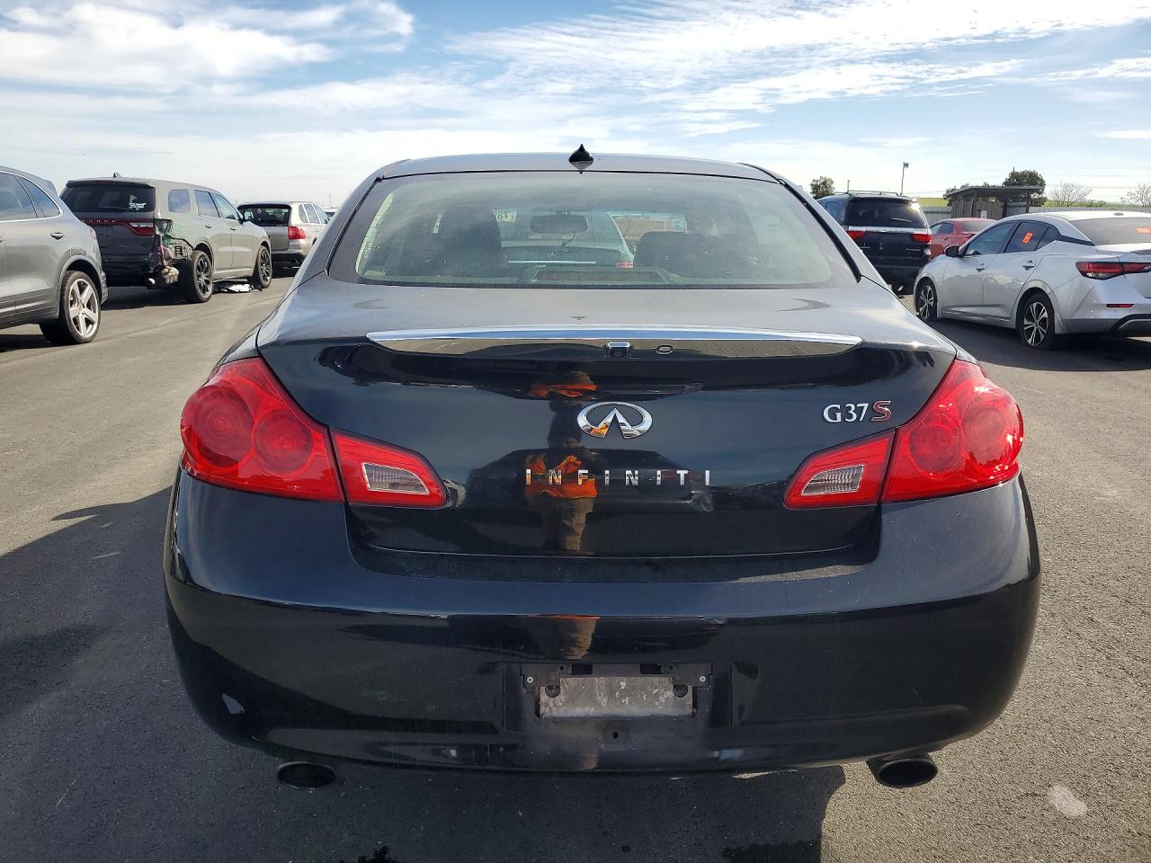 Infinity G37 Base