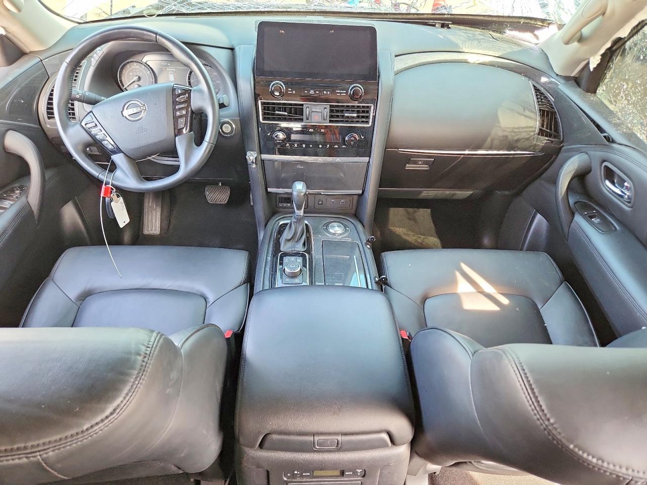 Nissan Armada Sv